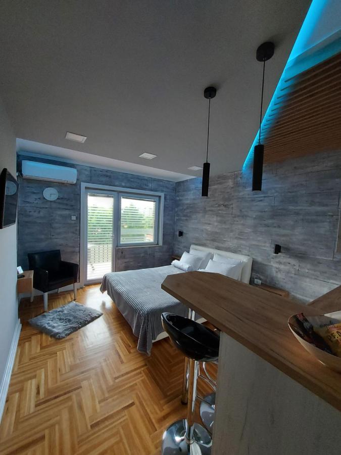 Apartman Studio Milica I Subotica Exterior photo